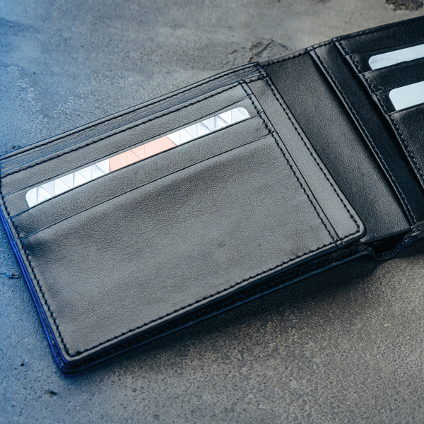 【MOCHI】【ビジネス・普段遣い】黒革カードケース・お財布にも名刺入れにも